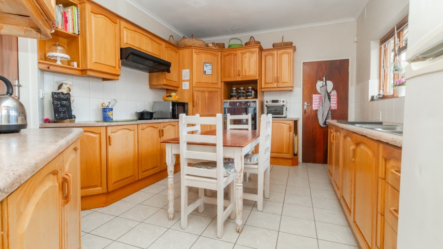 4 Bedroom Property for Sale in De La Haye Western Cape